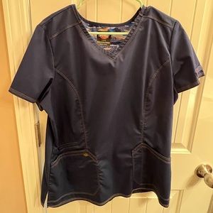 Dickies women’s scrub top.